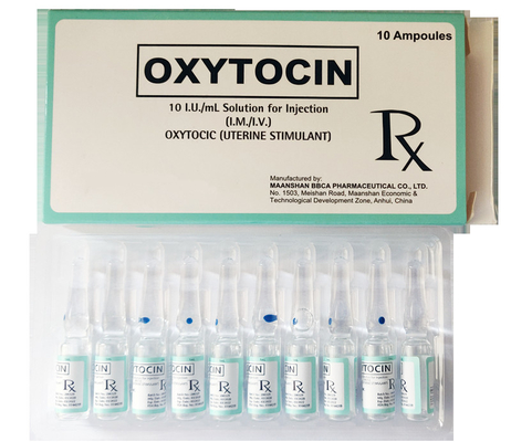 Жидкость гинекологической медицины впрыски окситоцина бесцветная и ясная